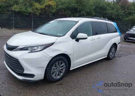 2022 Toyota Sienna Le z USA, uszkodzony, nr VIN 5TDKRKEC7NS133484